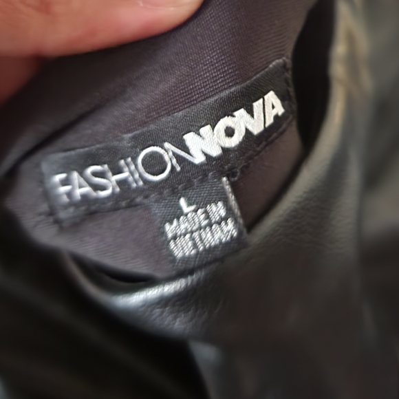 ☆Fashion Nova Black Patent Leather Leggings☆ - Picture 3 of 4